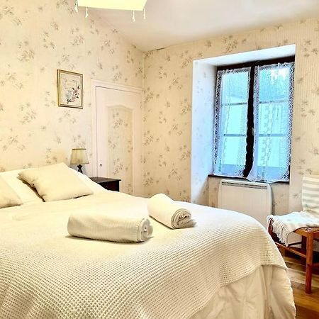 Maison Paisible Avec Lac Prive Secondigny Bagian luar foto