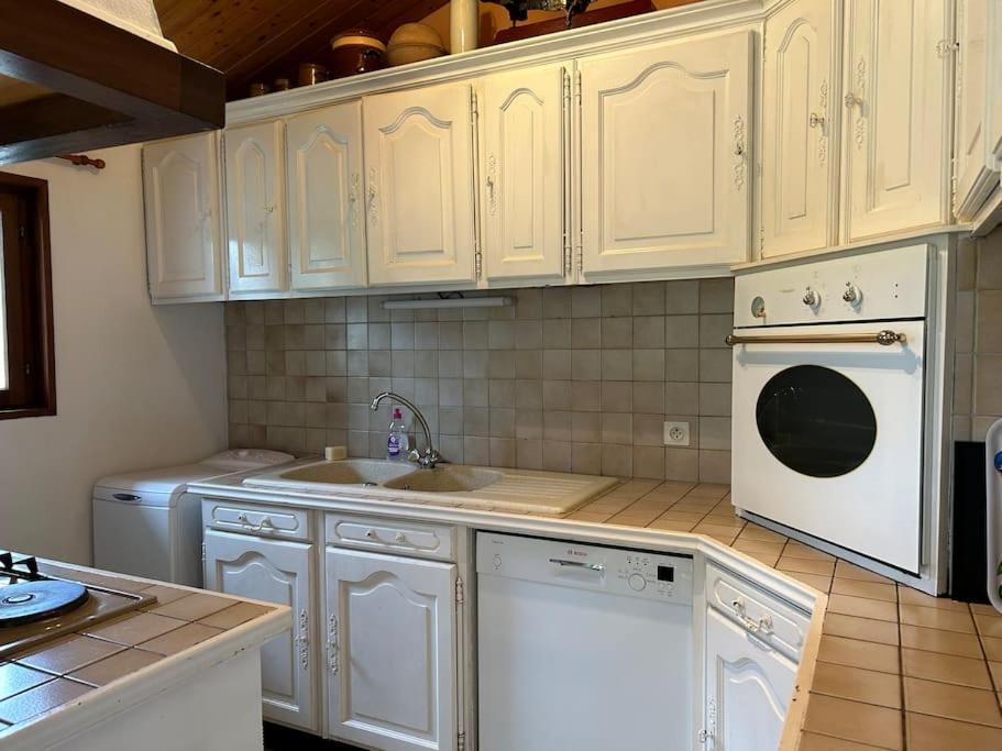 Maison Paisible Avec Lac Prive Secondigny Bagian luar foto