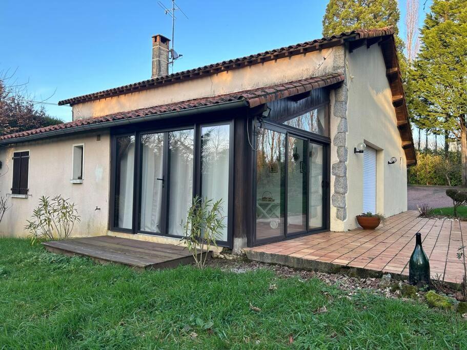 Maison Paisible Avec Lac Prive Secondigny Bagian luar foto