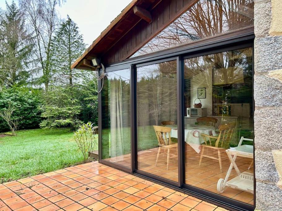 Maison Paisible Avec Lac Prive Secondigny Bagian luar foto